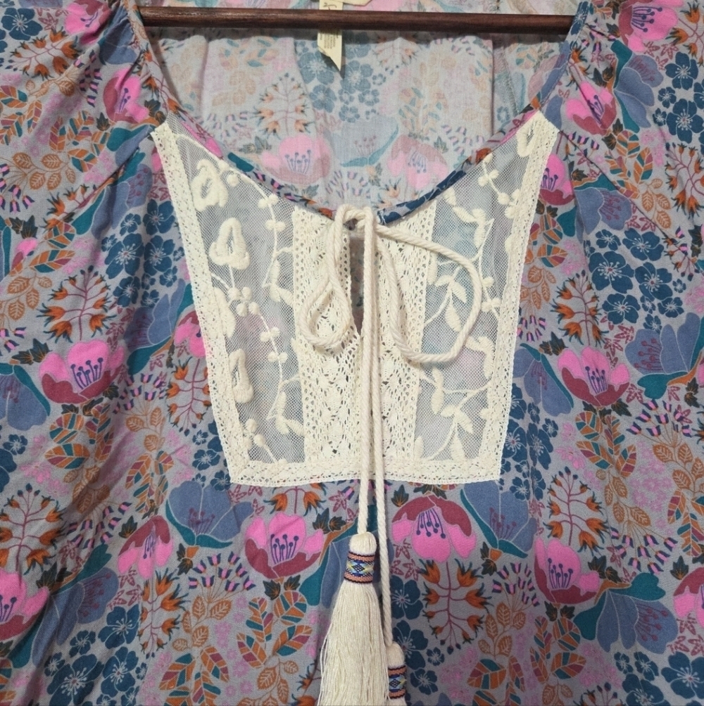 Matilda Jane Pink & Blue Floral Lace-Front Boho Tunic Size Large - Picture 2 of 9